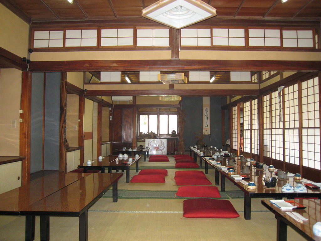 Kajiya Ryokan Futtsu Экстерьер фото